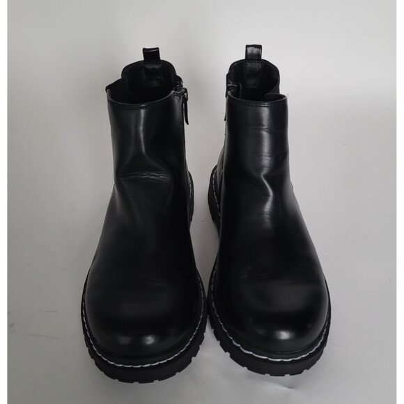torrid Shoes - Torrid Black Faux Leather Chelsea Bootie (WW). Size 8WW